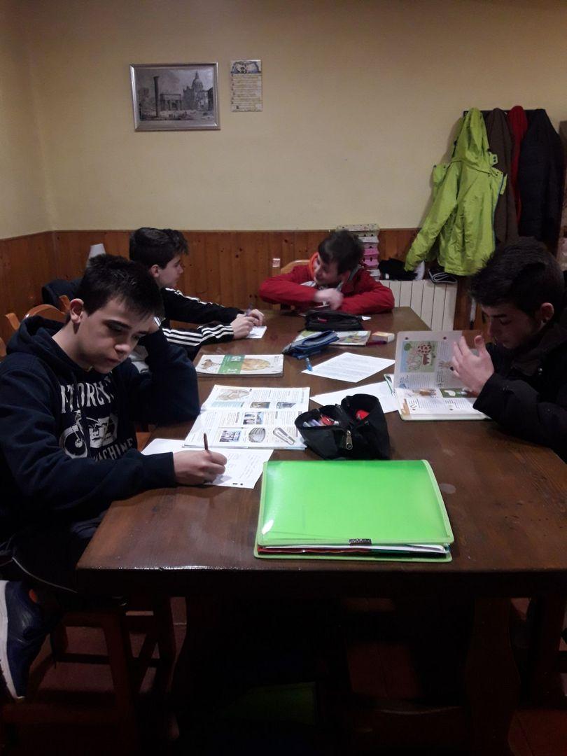 Jóvenes 03/04 Marzo
